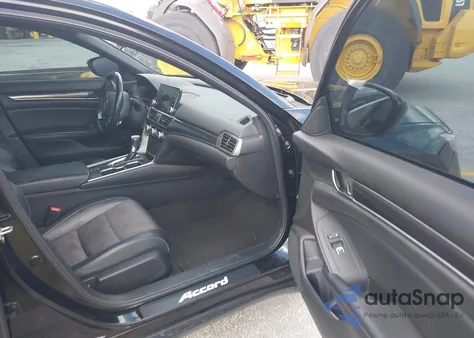 2018 Honda Accord Sport z USA, uszkodzony, nr VIN 1HGCV1F37JA133826